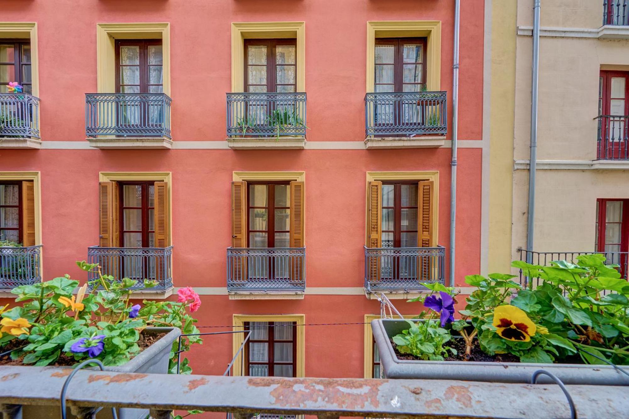 Heart Of Pamplona Apartments IV By Clabao Екстериор снимка