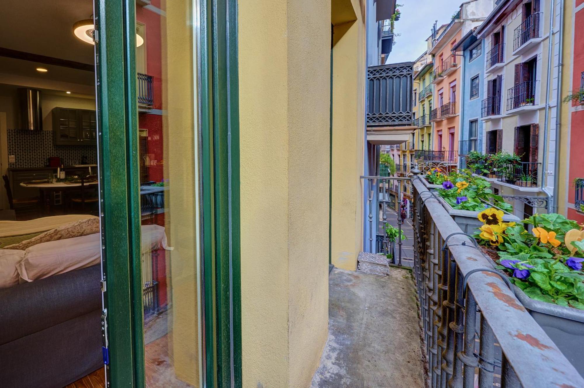 Heart Of Pamplona Apartments IV By Clabao Екстериор снимка