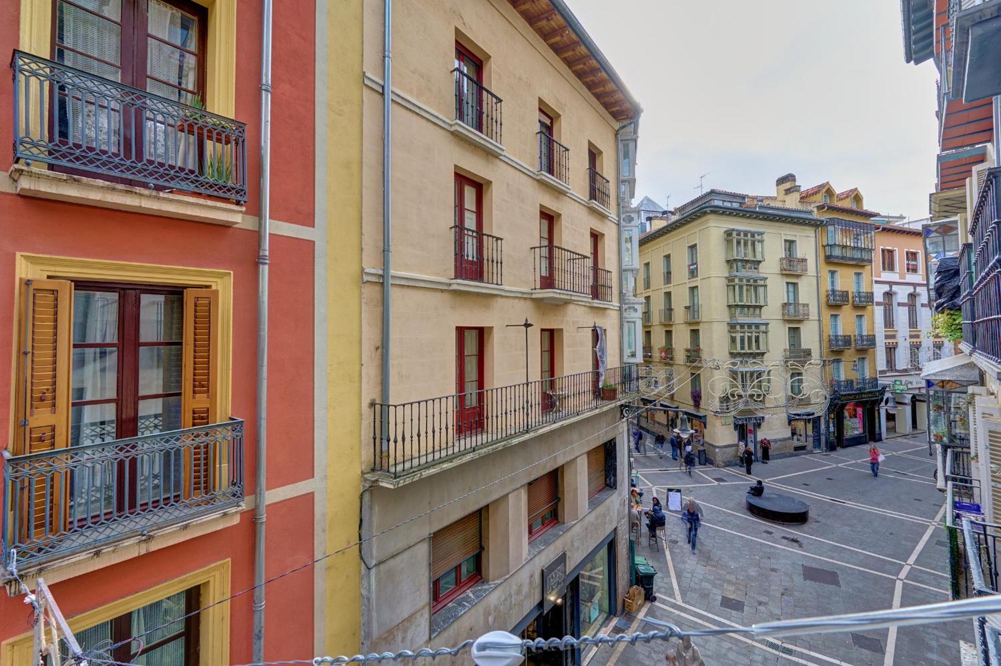 Heart Of Pamplona Apartments IV By Clabao Екстериор снимка